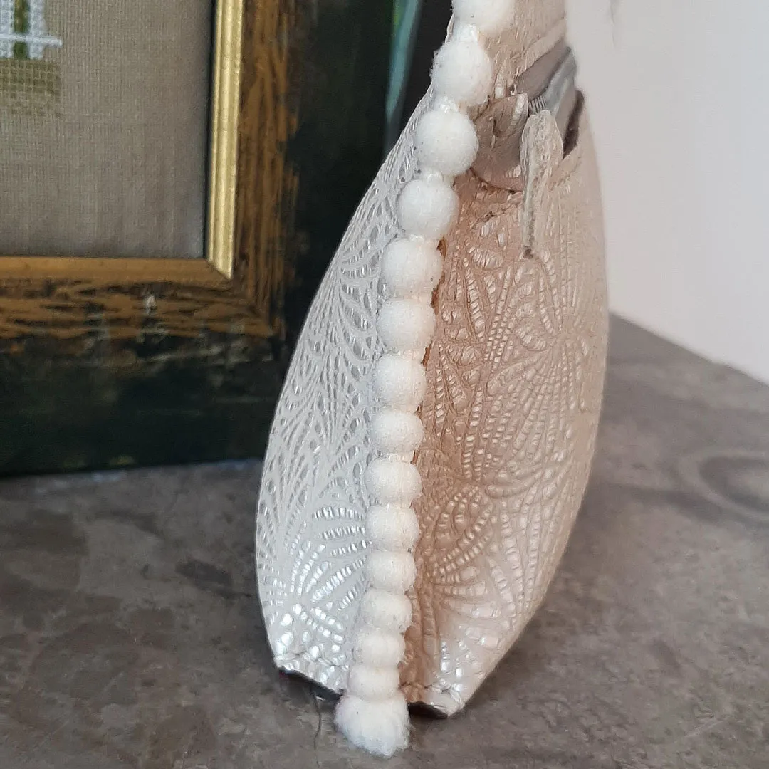 Atelier Anne R Florentine trousse cuir crème irisé zip