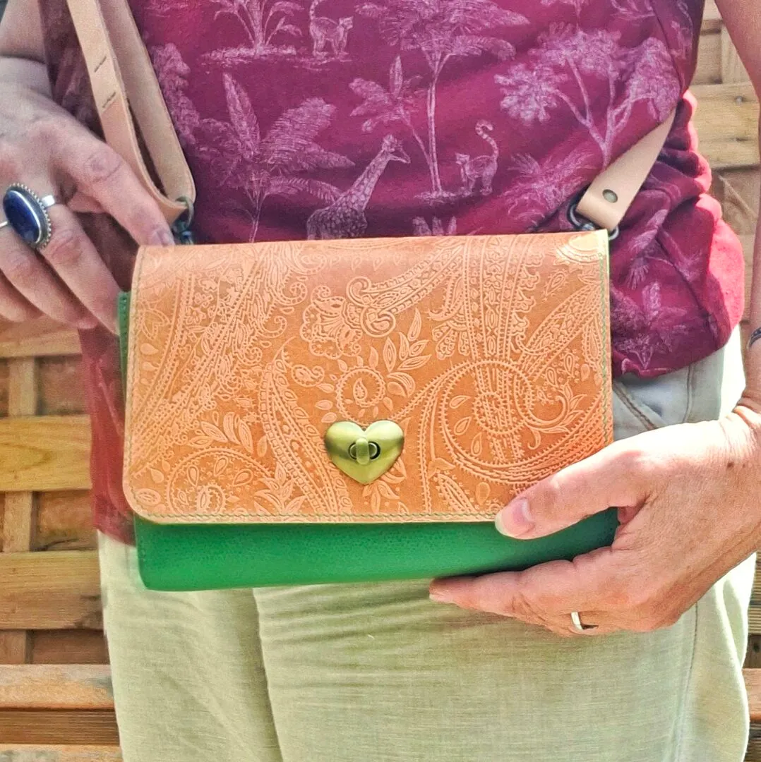 Atelier Anne R cartouchière sac cuir vert cachemire
