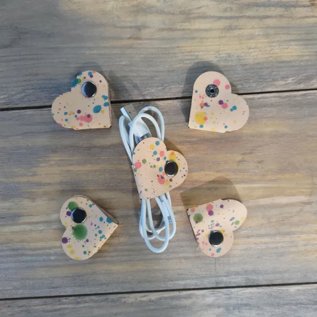 CagnaCuir Atelier Petit Cœur range-câble cuir splash
