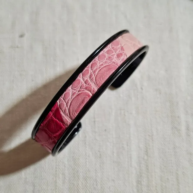 Atelier Anne R manchette bracelet alligator rose 1 cm