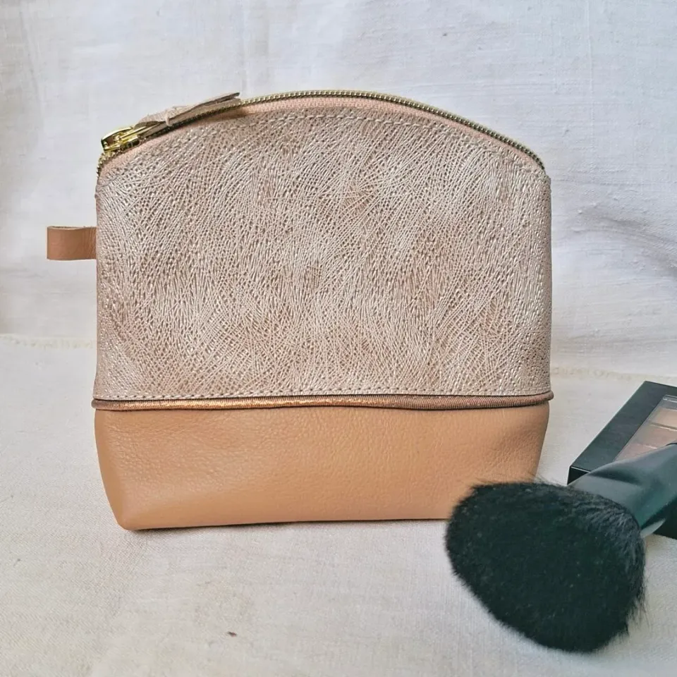 Atelier Anne R Trousse cuir chèvre bovin doré