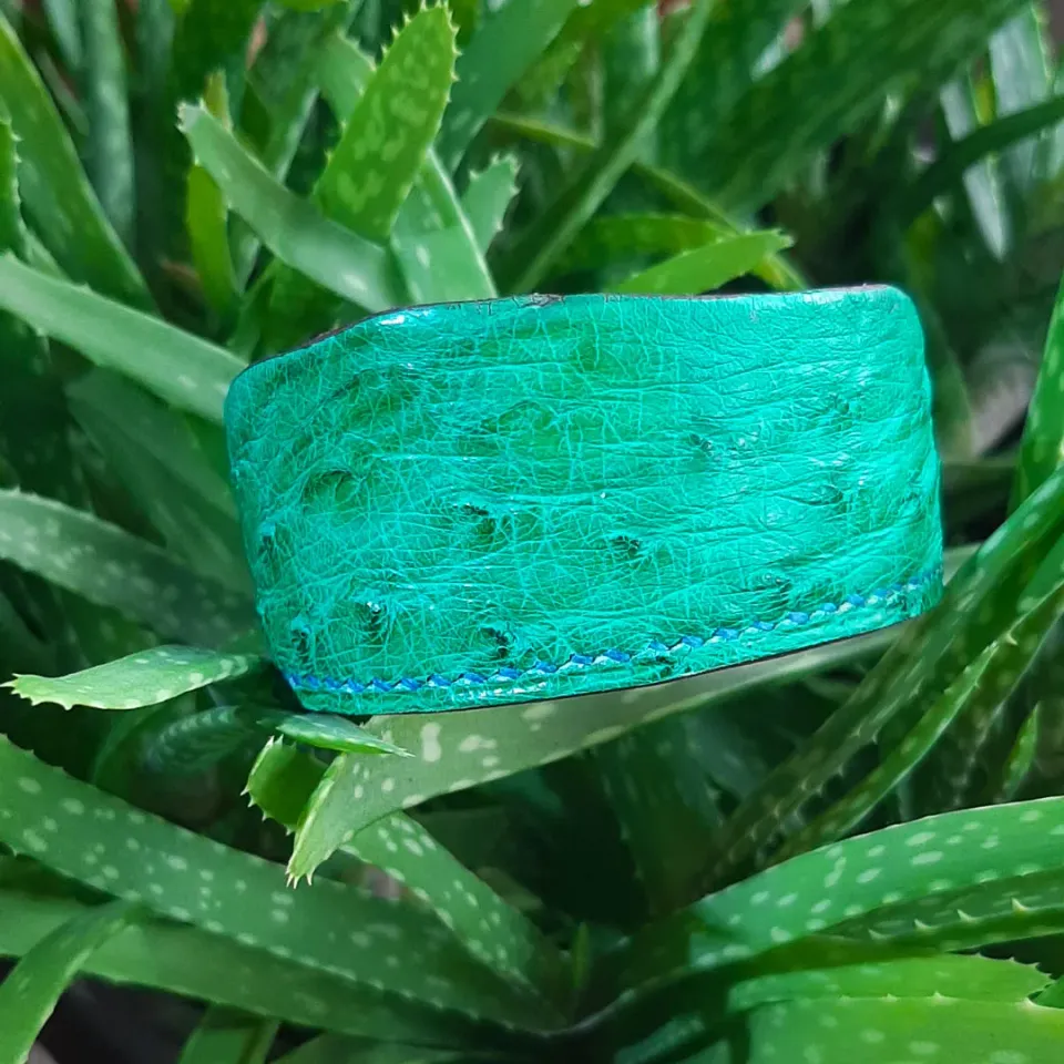 Atelier Anne R Grand Occavus bracelet cuir autruche vert