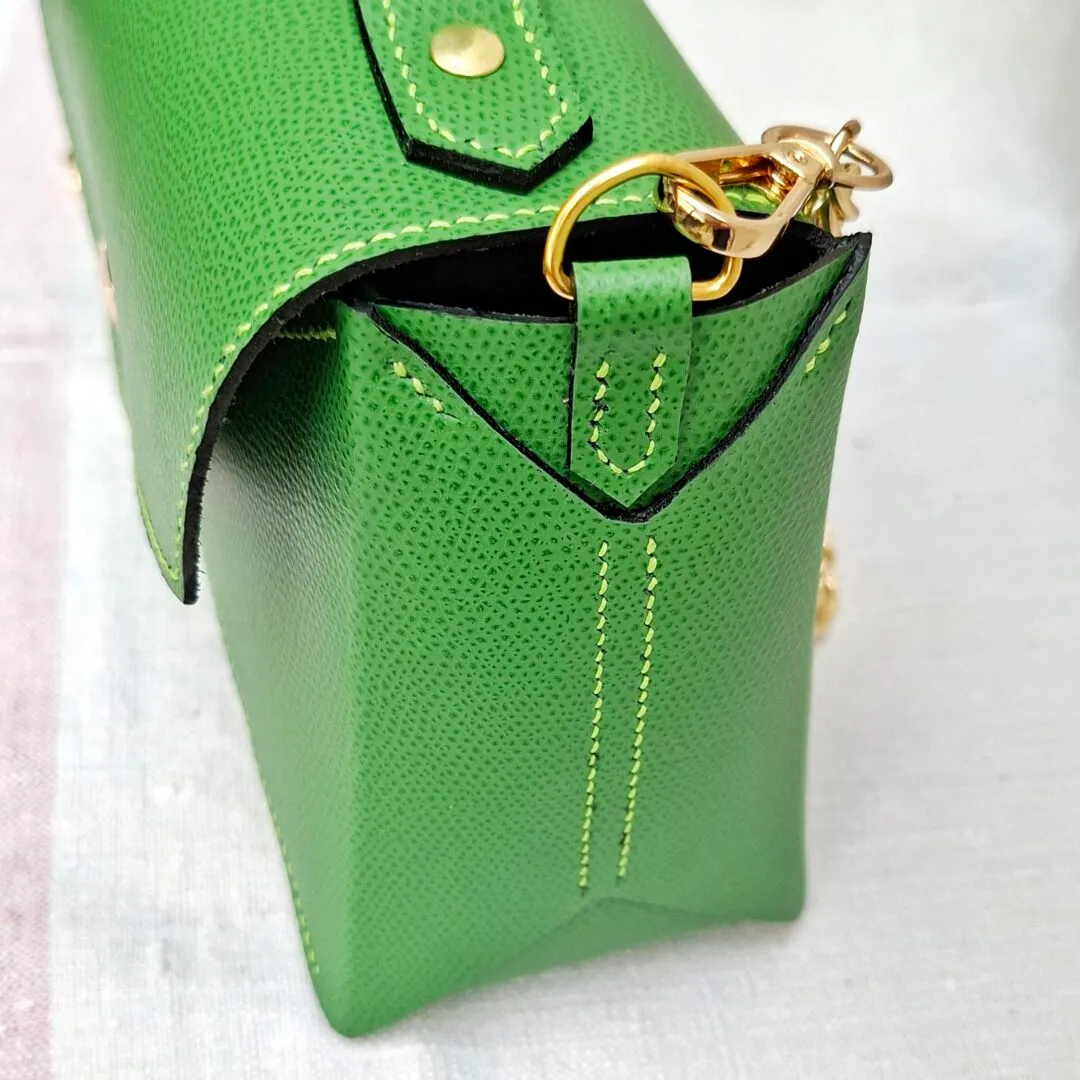 Atelier Anne R sac enveloppe cuir vert cousu main