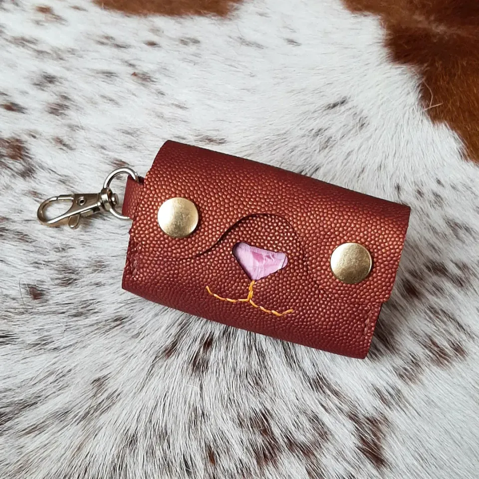 Atelier Anne R Wouf! pochette porte-sacs cuir rouille irisé