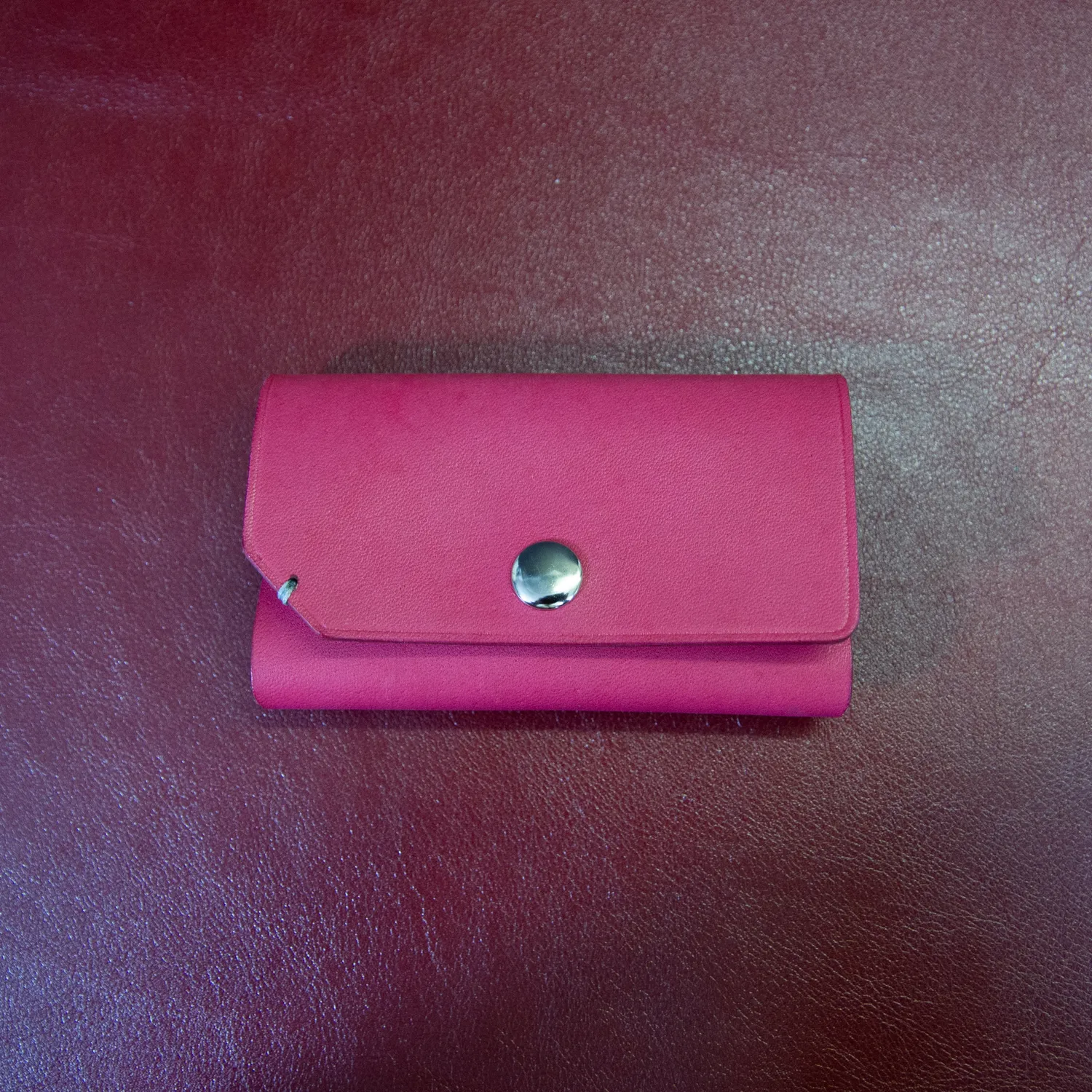 CagnaCuir Atelier Le Discret porte-cartes cuir fuschia 12 cartes