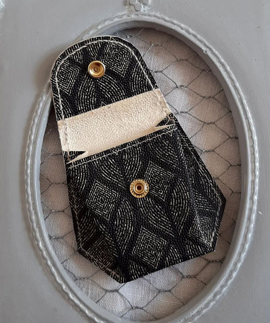 Atelier Anne R Faustine porte-monnaie cuir noir crème pression