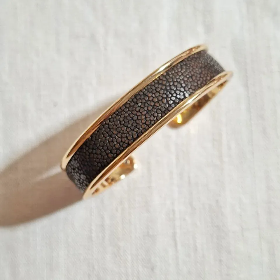 Atelier Anne R manchette galuchat foncé bracelet réglable