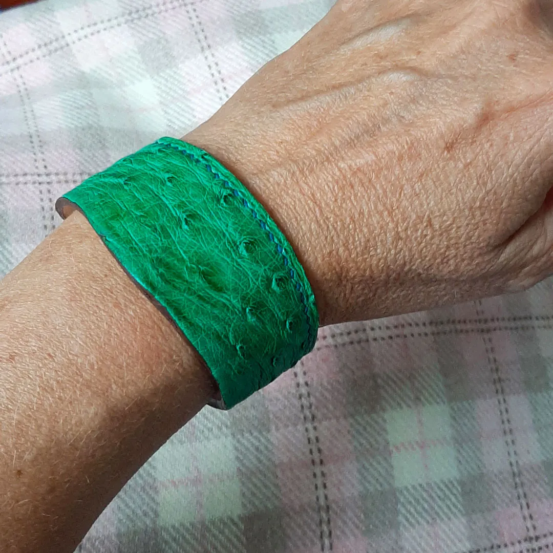 Atelier Anne R Grand Occavus bracelet cuir autruche vert