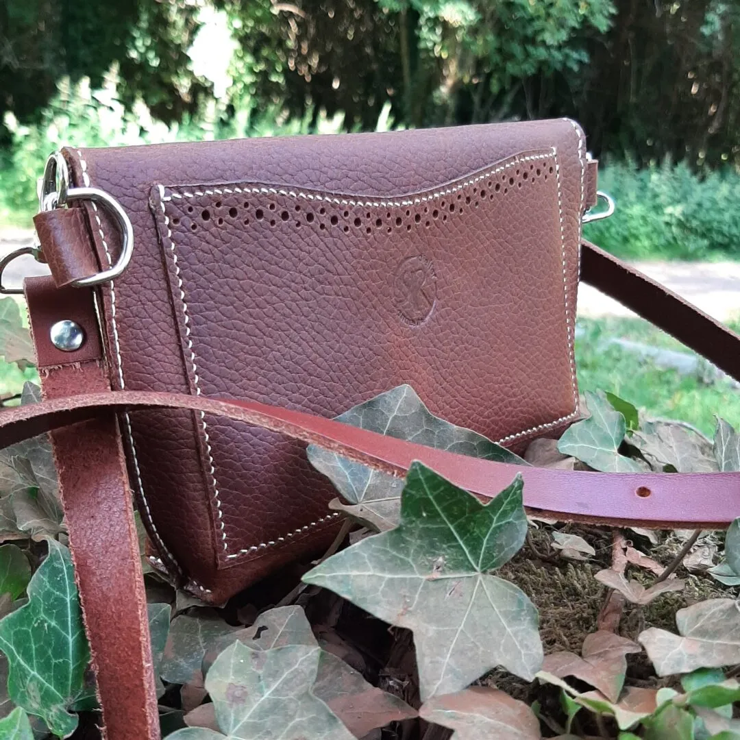 Atelier Anne R petit sac bandoulière cuir marron pull-up