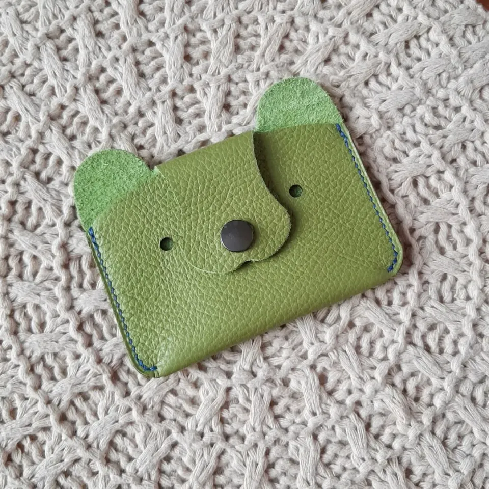 Atelier Anne R Frère des Pins porte-cartes cuir vert amande