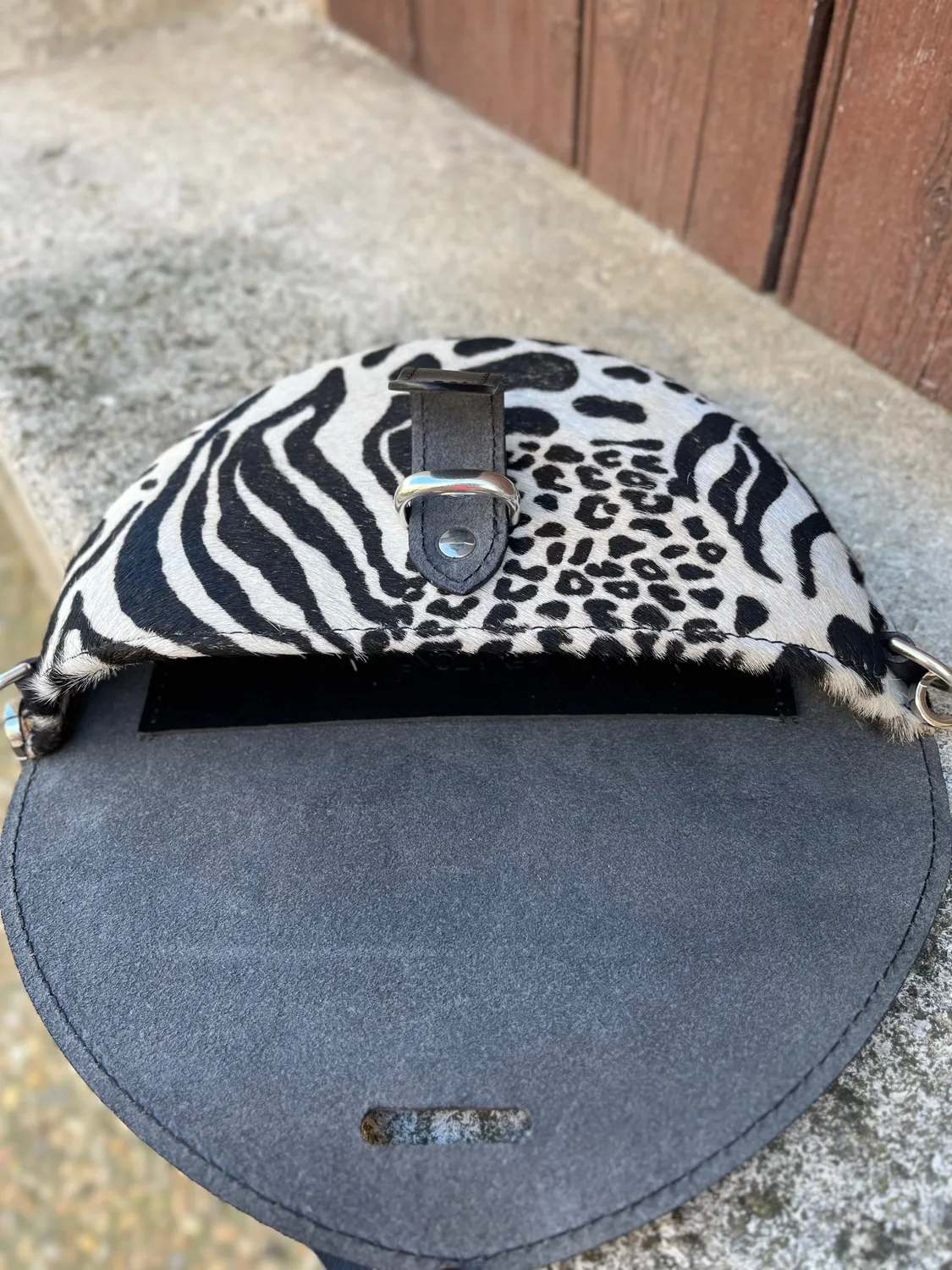 Hexagone Cuir Soleil Animal's sac cuir femme noir imprimé