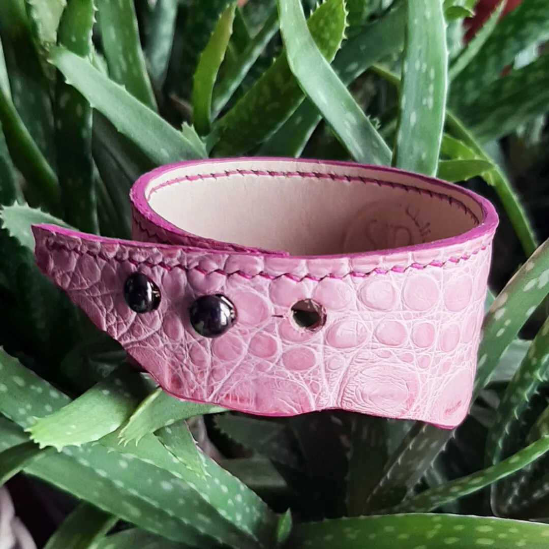 Atelier Anne R Grand Occavus bracelet cuir rose réglable