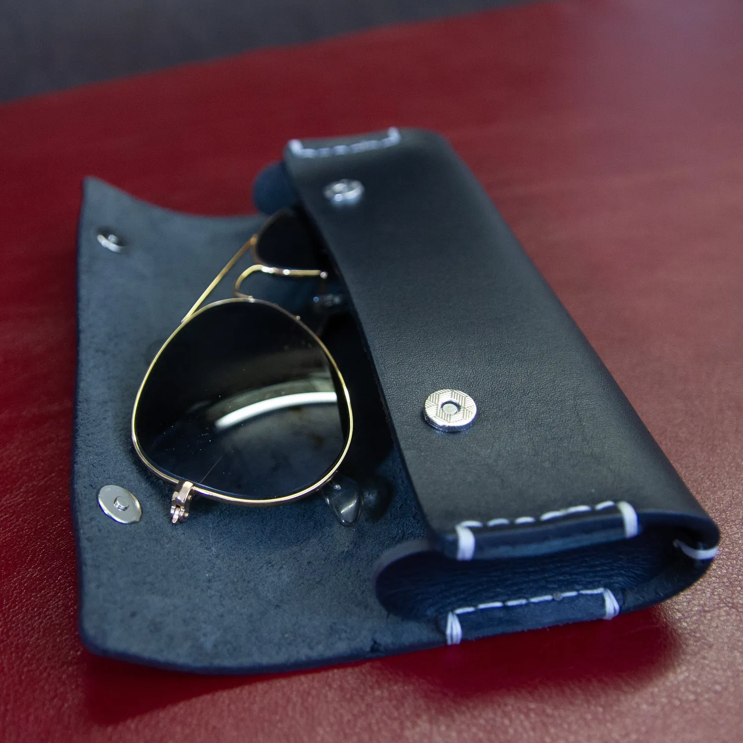 CagnaCuir Atelier L'Ovale étui lunettes cuir noir