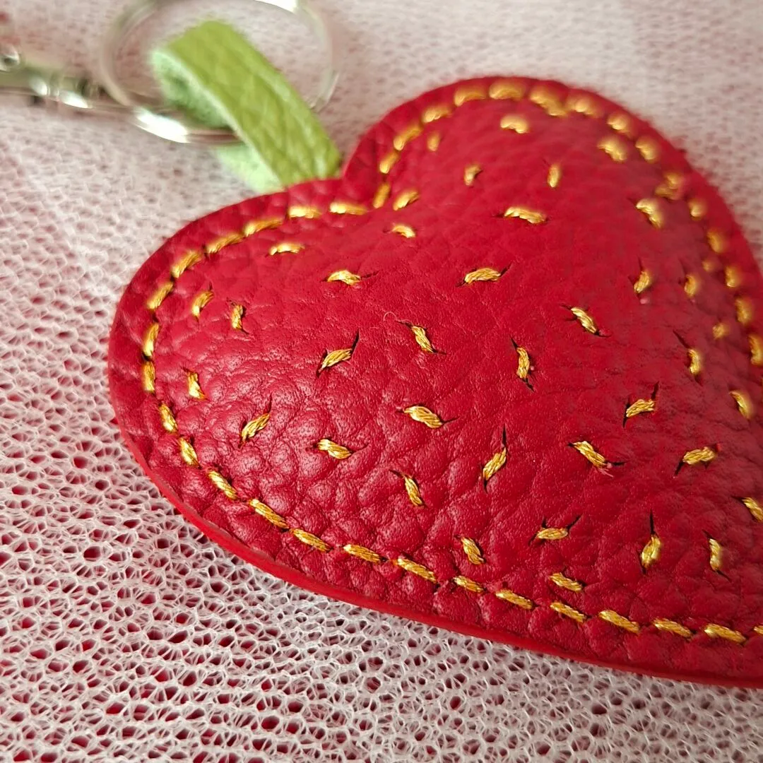 Atelier Anne R Porte-clés Cœur porte-clés cuir rouge cerise