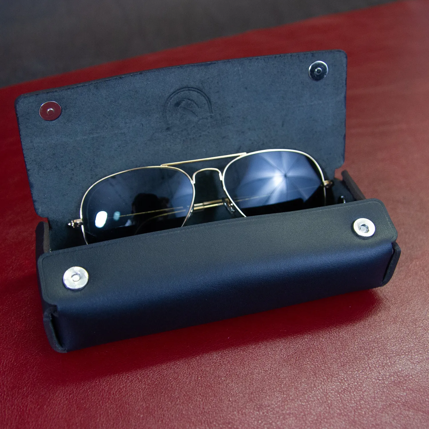 CagnaCuir Atelier La Briquette étui lunettes cuir fuschia